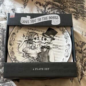 Eaton fine dining “love you to the bones” dinner plates. Set of 4 plates